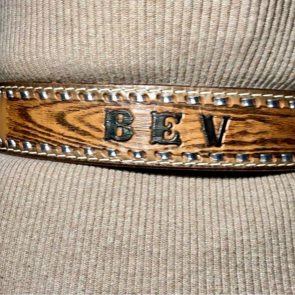 Wilson Brown Leather Belt with Silver‎ Lacing Engraved BEV Size 32 Excellent